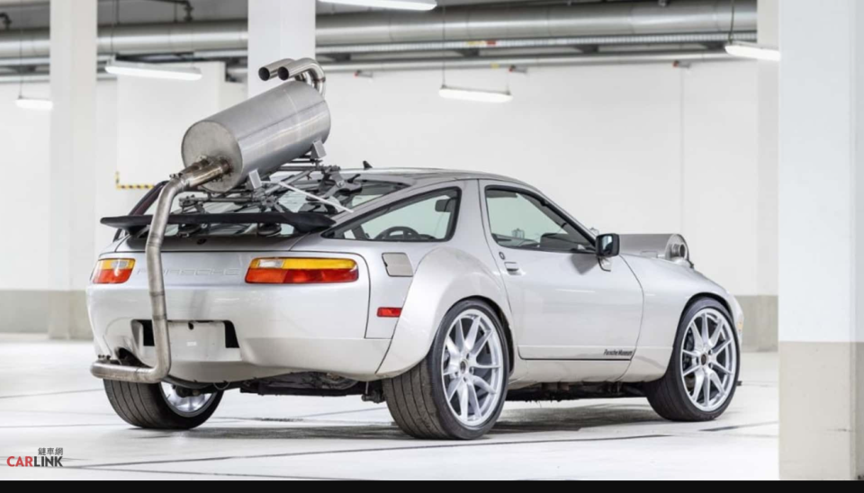 這是「回到未來」時光機？其實只是一輛Porsche 928...